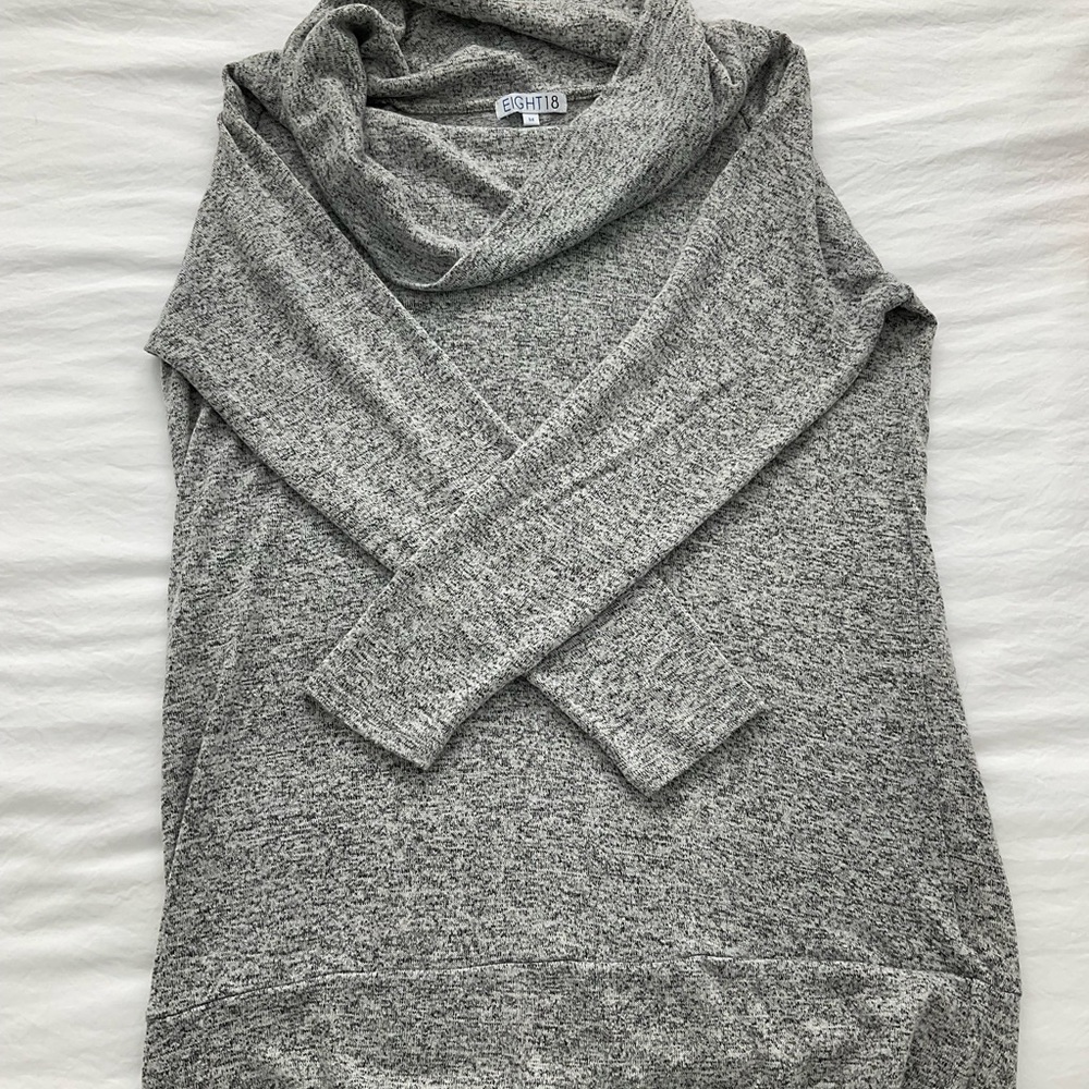 Eight 18 cowl neck sweater size M